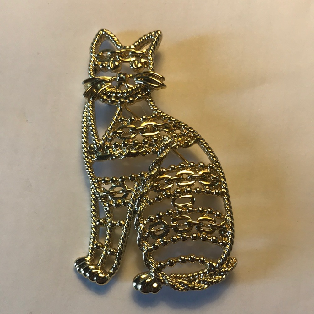 Brooch